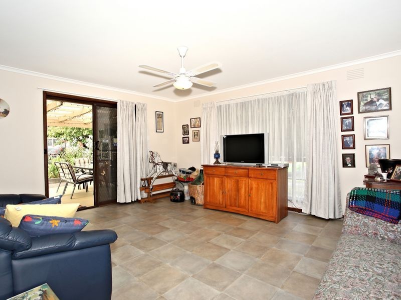 14 Cranbourne Drive, Cranbourne VIC 3977