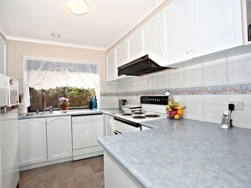 14 Cranbourne Drive, Cranbourne VIC 3977