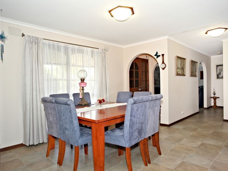 14 Cranbourne Drive, Cranbourne VIC 3977