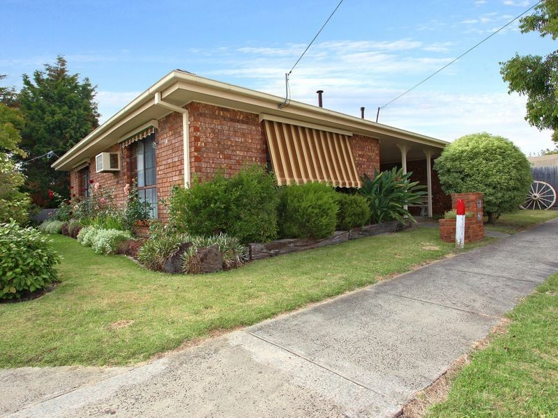 14 Cranbourne Drive, Cranbourne VIC 3977