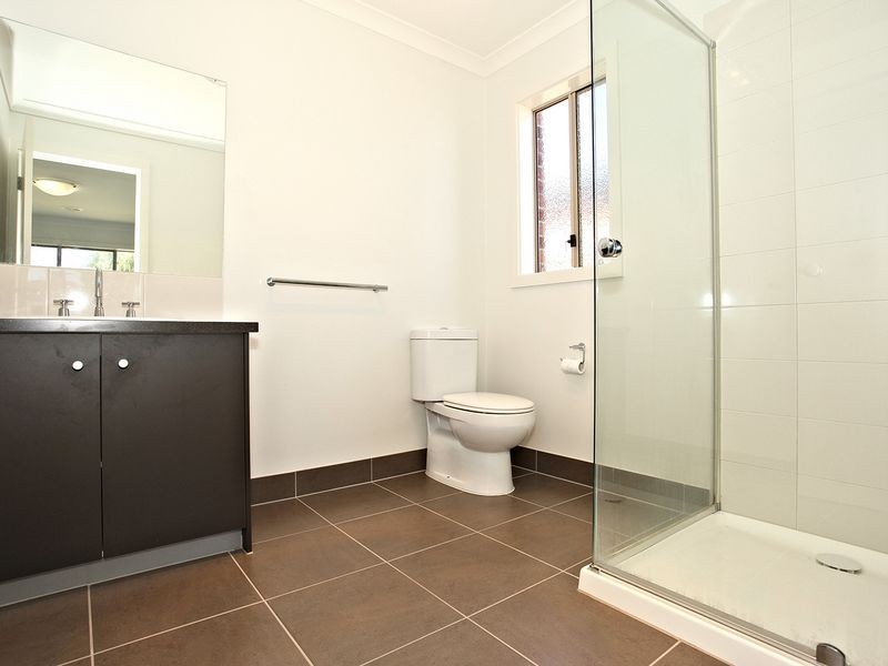 4 Flash Dan Drive, Cranbourne East VIC 3977