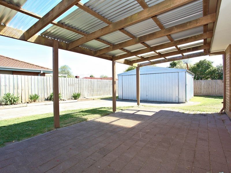 86 Gipps Crescent, Cranbourne North VIC 3977