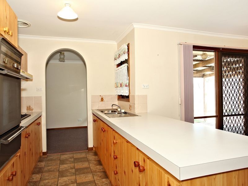 86 Gipps Crescent, Cranbourne North VIC 3977