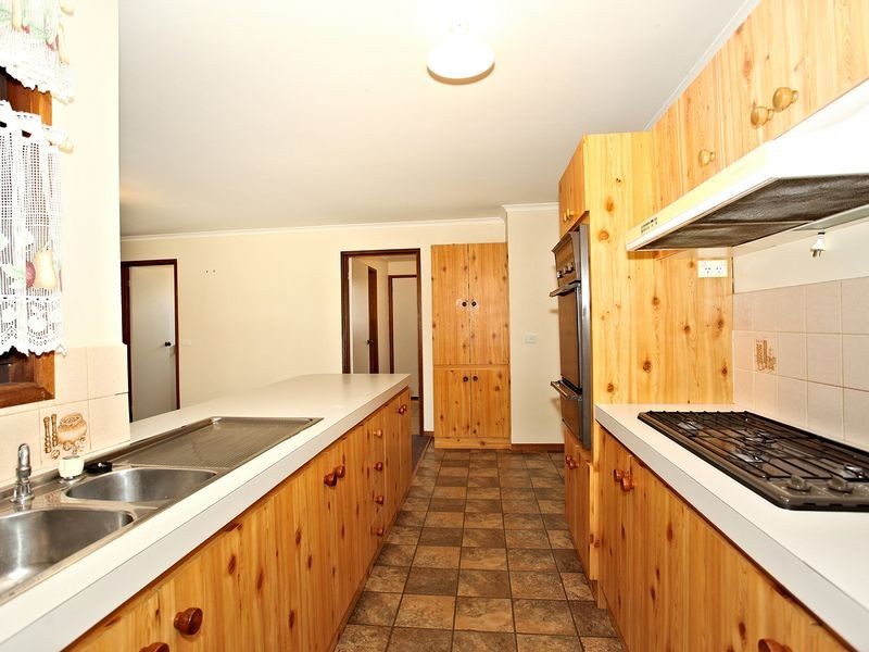 86 Gipps Crescent, Cranbourne North VIC 3977