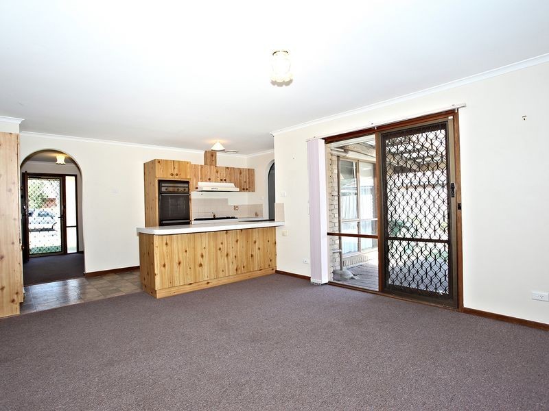 86 Gipps Crescent, Cranbourne North VIC 3977