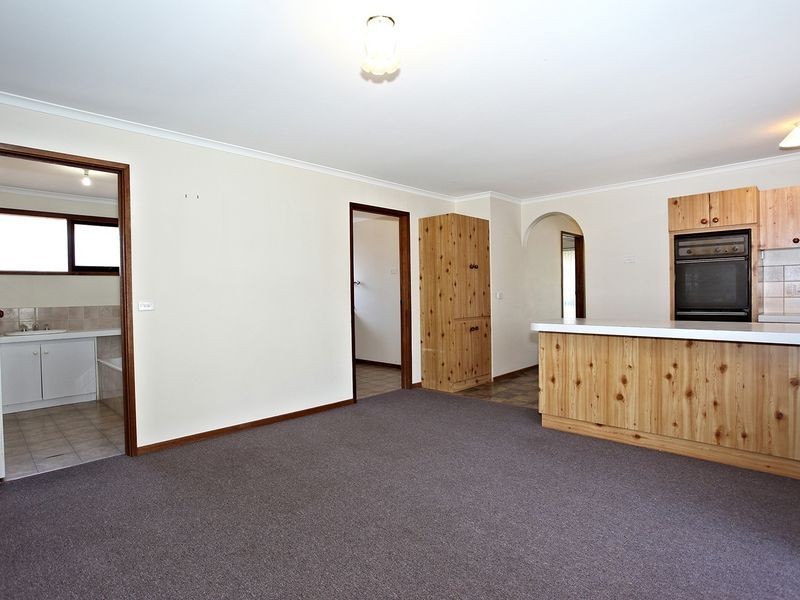 86 Gipps Crescent, Cranbourne North VIC 3977