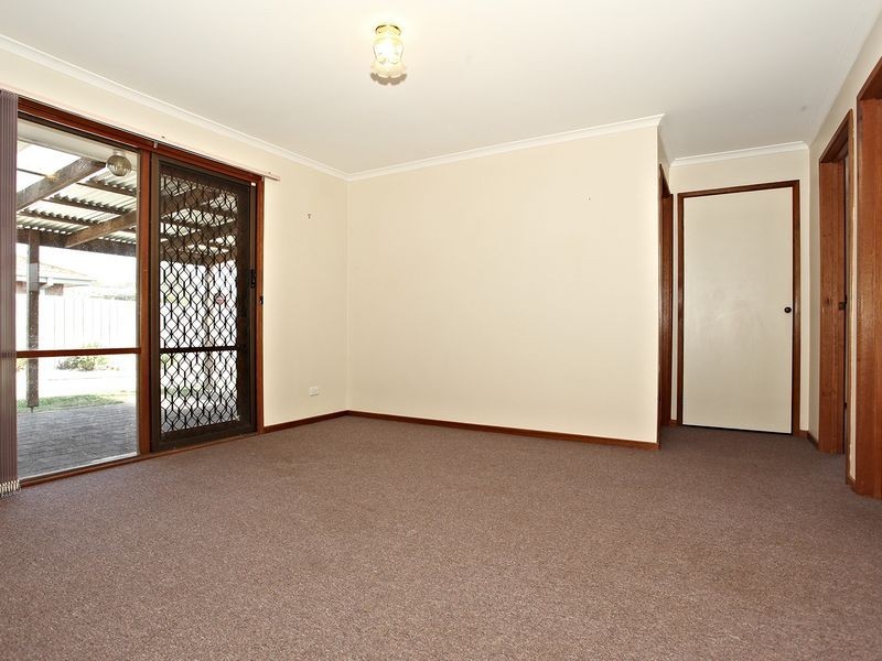 86 Gipps Crescent, Cranbourne North VIC 3977