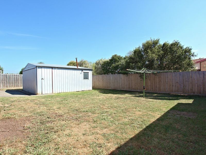 86 Gipps Crescent, Cranbourne North VIC 3977