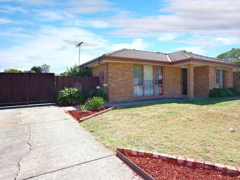 86 Gipps Crescent, Cranbourne North VIC 3977