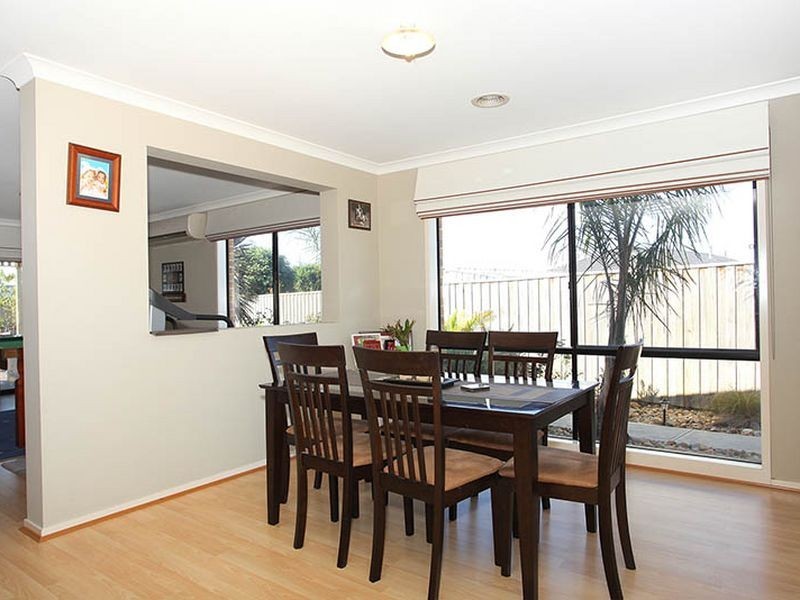 4 Honey Myrtle Way, Cranbourne VIC 3977