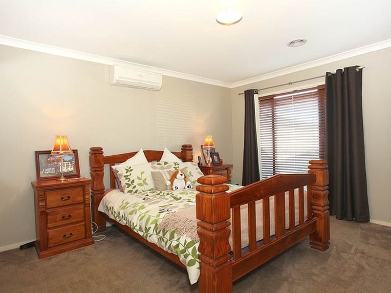 4 Honey Myrtle Way, Cranbourne VIC 3977