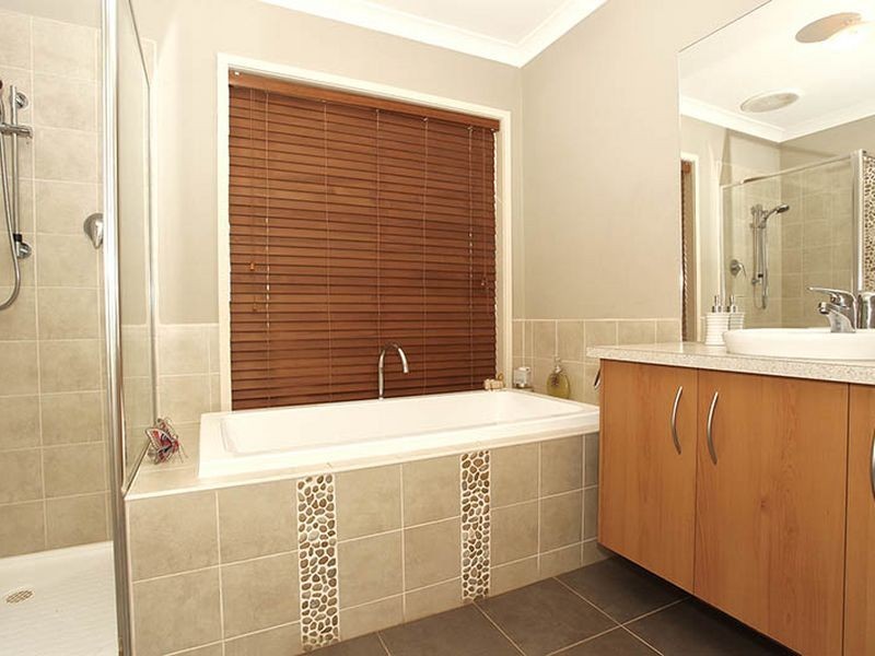 4 Honey Myrtle Way, Cranbourne VIC 3977