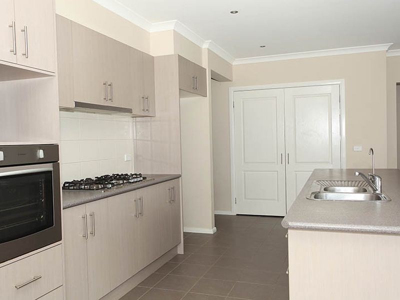 45 Yammerbrook Way, Cranbourne East VIC 3977