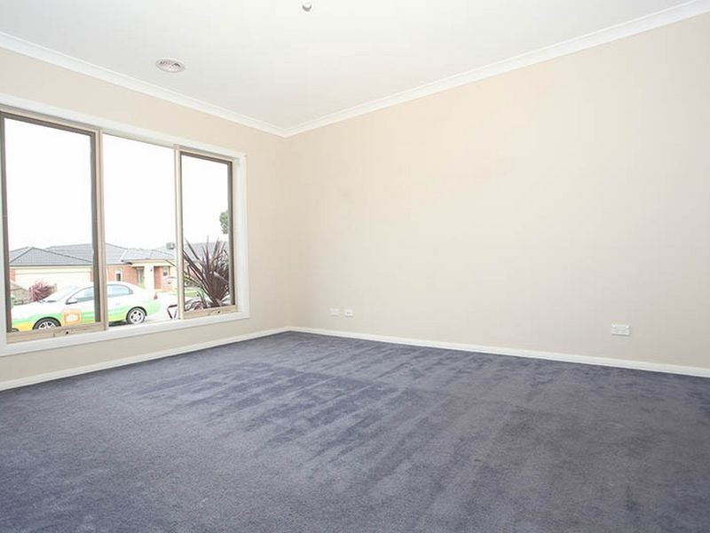 45 Yammerbrook Way, Cranbourne East VIC 3977
