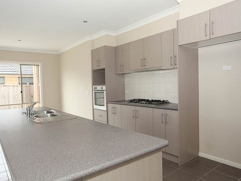 45 Yammerbrook Way, Cranbourne East VIC 3977