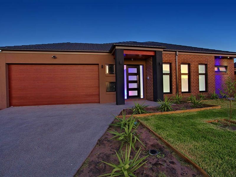 4 Rock Daisy Drive, Cranbourne West VIC 3977