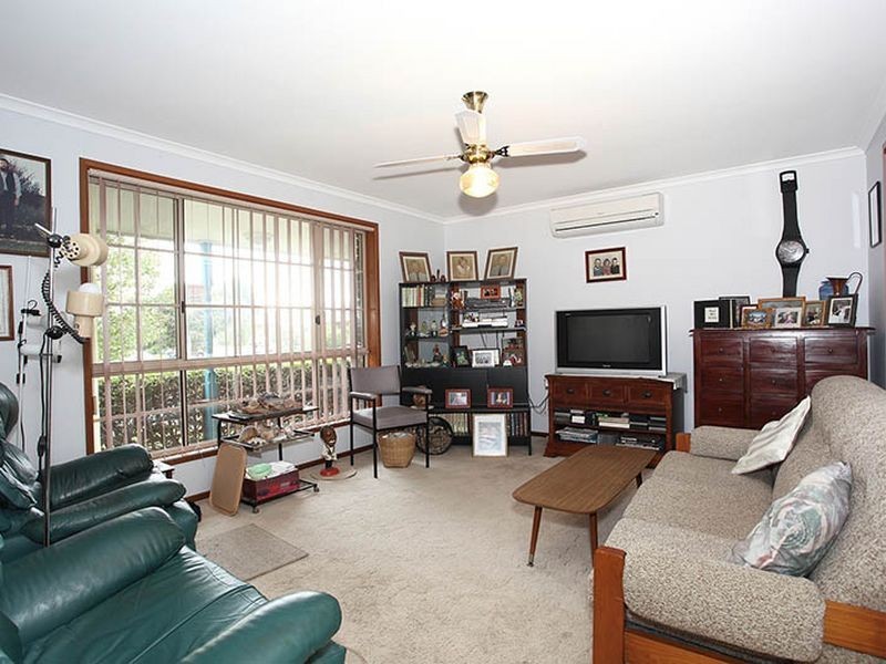 14 Navarre Drive, Cranbourne West VIC 3977
