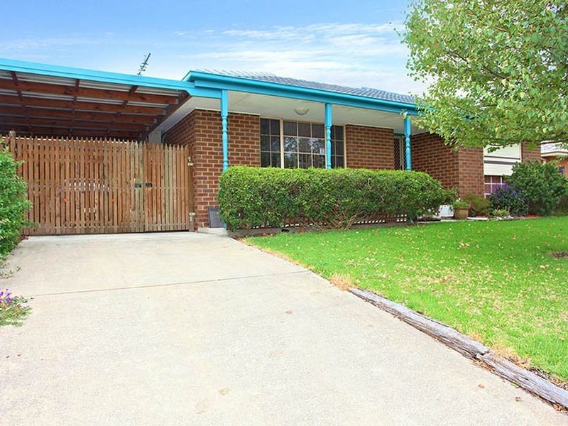 14 Navarre Drive, Cranbourne West VIC 3977