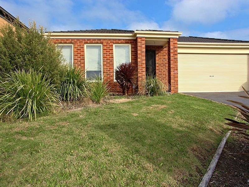 48 Tipperary Circuit, Pakenham VIC 3810