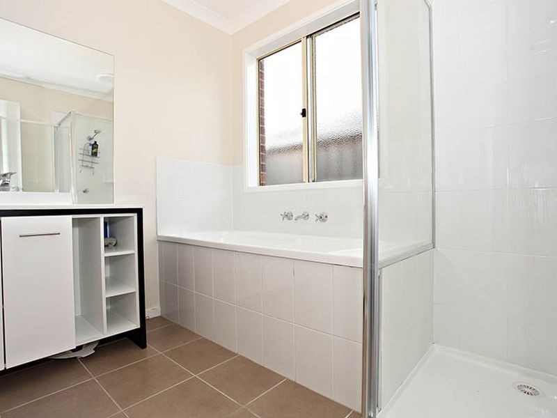 48 Tipperary Circuit, Pakenham VIC 3810