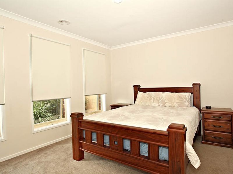 48 Tipperary Circuit, Pakenham VIC 3810