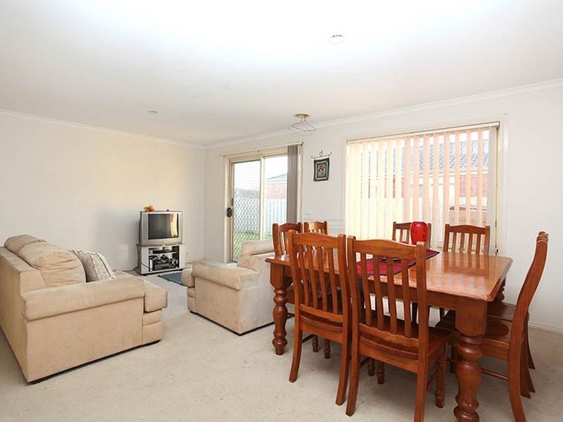 31 Geebung Road, Cranbourne West VIC 3977