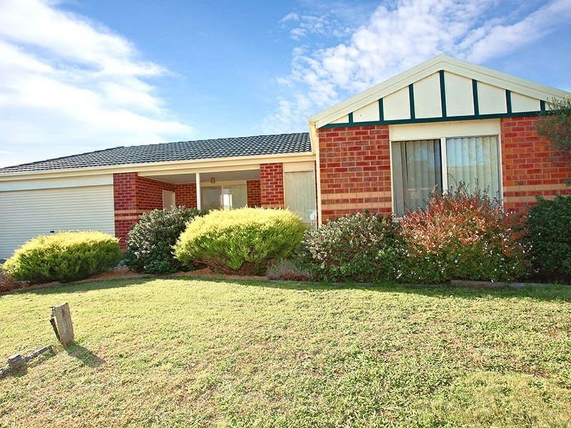 12 Jasa Crescent, Cranbourne West VIC 3977