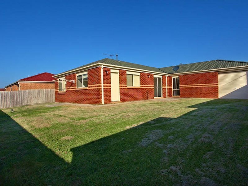 12 Jasa Crescent, Cranbourne West VIC 3977