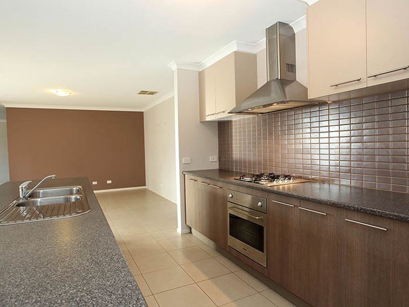 47 Flametree Circuit, Cranbourne East VIC 3977