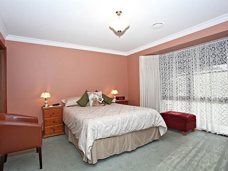 64 Lawless Drive, Cranbourne North VIC 3977