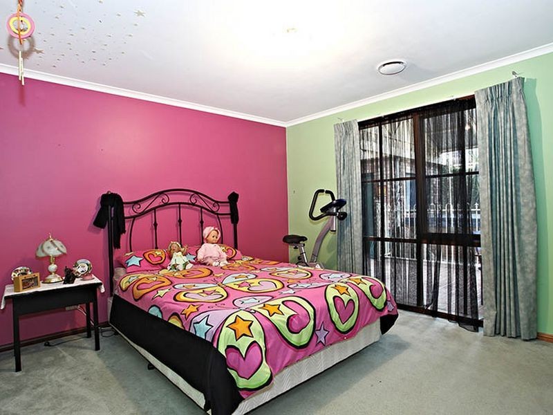 64 Lawless Drive, Cranbourne North VIC 3977