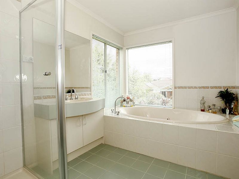 7 Houndsforth Street, Cranbourne East VIC 3977