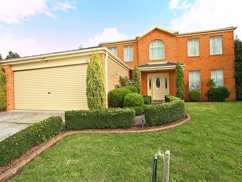 7 Houndsforth Street, Cranbourne East VIC 3977