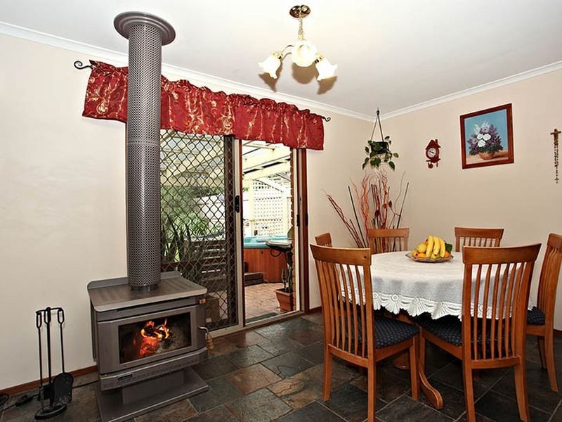 9 Macquarie Court, Cranbourne North VIC 3977