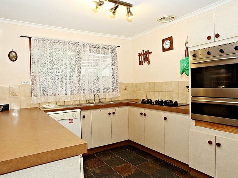 9 Macquarie Court, Cranbourne North VIC 3977