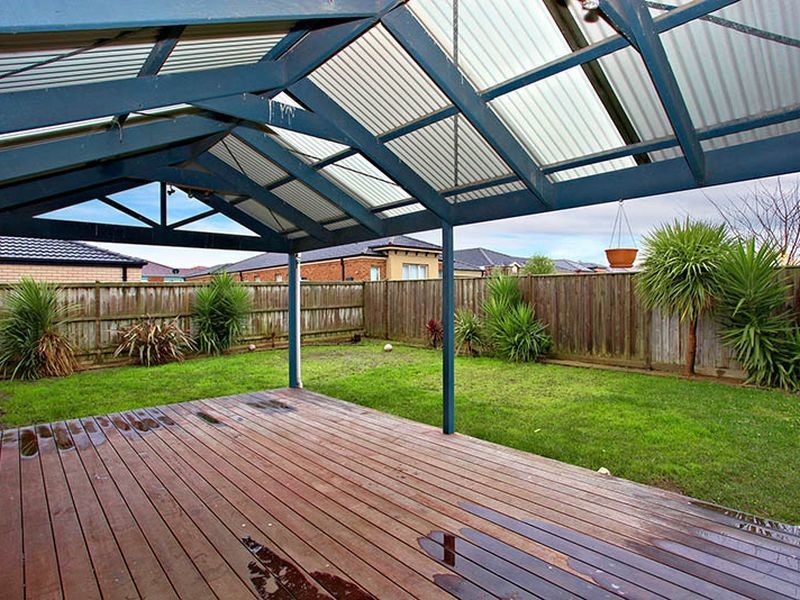 4 Faldo Place, Cranbourne North VIC 3977