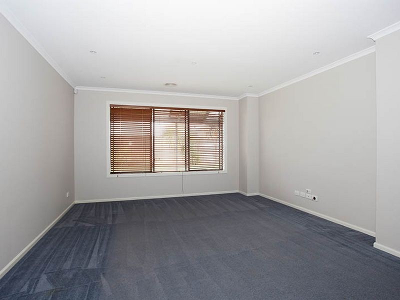 4 Faldo Place, Cranbourne North VIC 3977