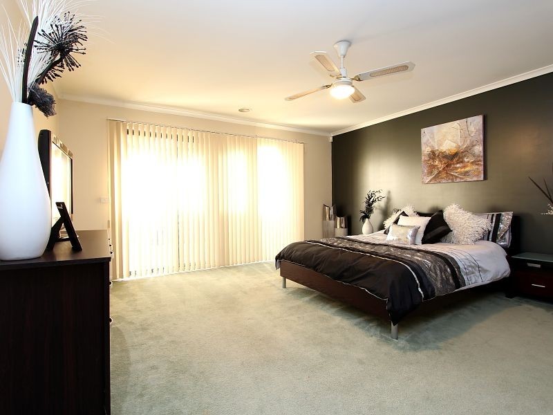 19 Greenock Crescent, Cranbourne VIC 3977