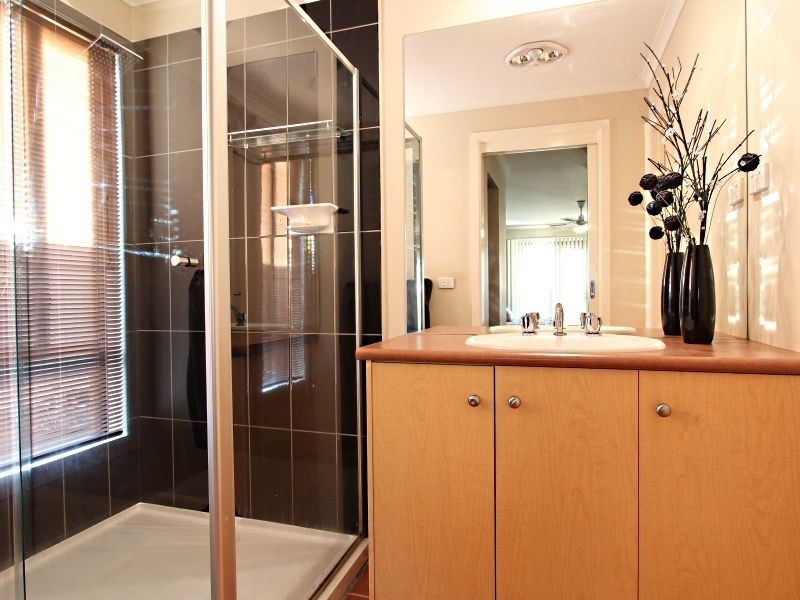 19 Greenock Crescent, Cranbourne VIC 3977