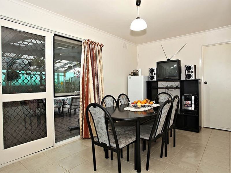 17 Roma Avenue, Cranbourne VIC 3977