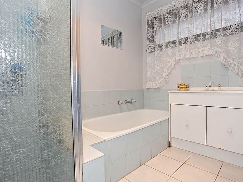 17 Roma Avenue, Cranbourne VIC 3977