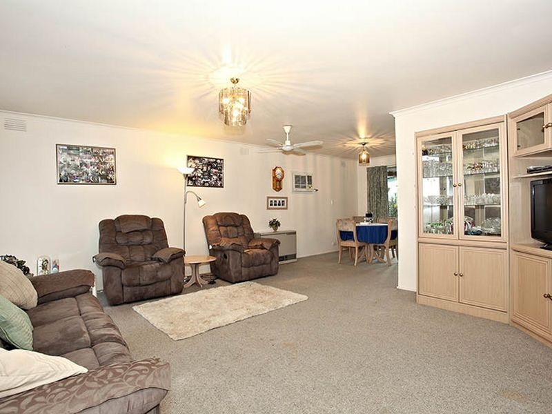 17 Roma Avenue, Cranbourne VIC 3977