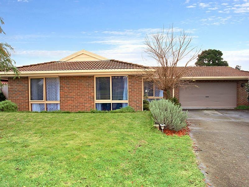 3 Walnut Court, Cranbourne North VIC 3977