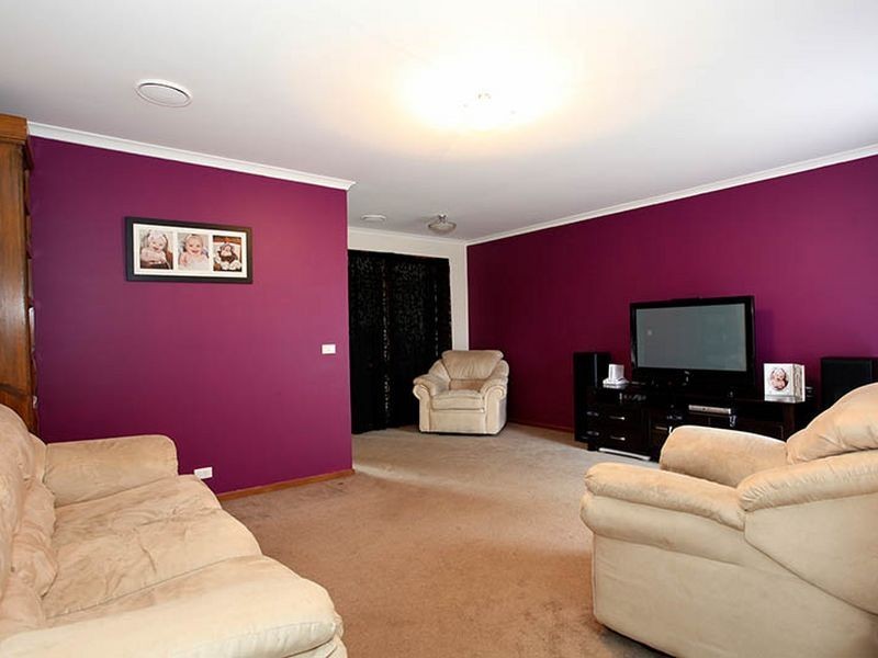 3 Walnut Court, Cranbourne North VIC 3977