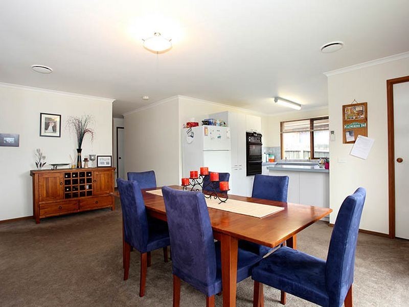 3 Walnut Court, Cranbourne North VIC 3977