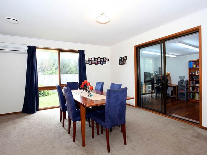 3 Walnut Court, Cranbourne North VIC 3977
