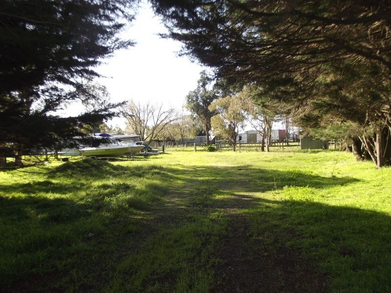 24 Collison Road, Cranbourne East VIC 3977