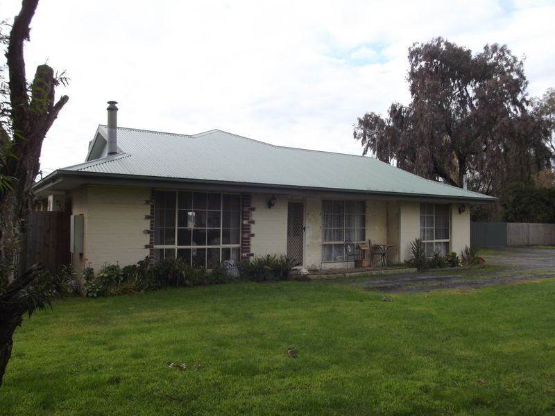 8 Collison Road, Cranbourne East VIC 3977