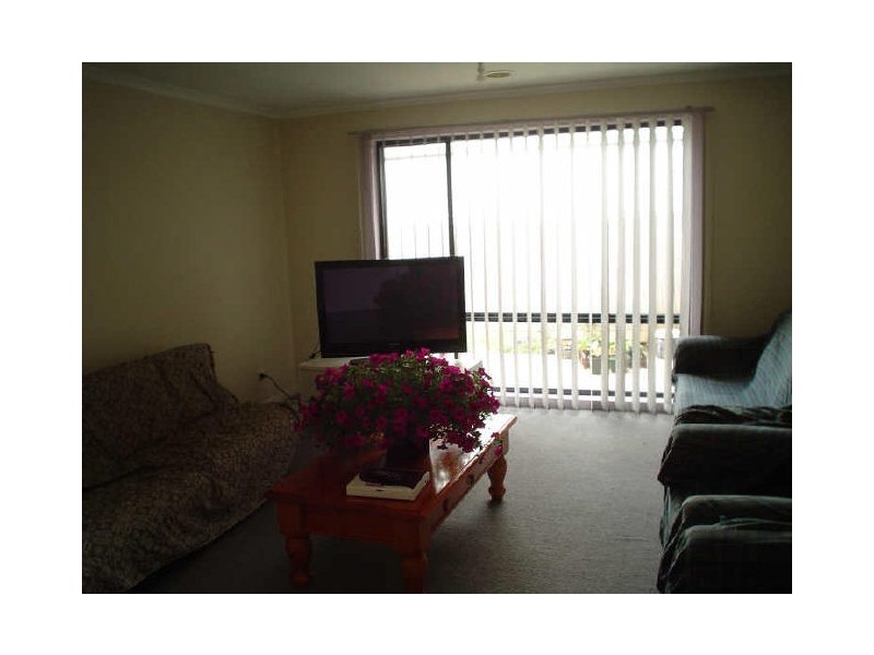 1 Tauna Place, Cranbourne VIC 3977