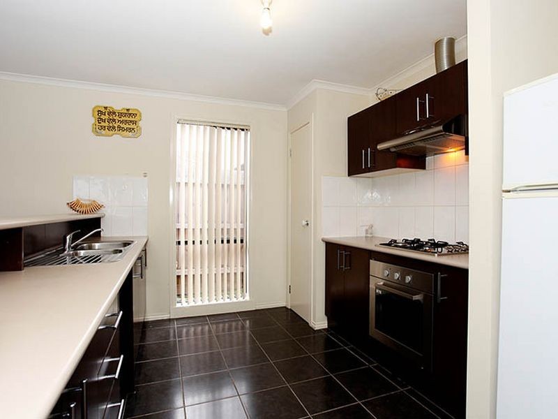 75 Phoenix Avenue, Cranbourne VIC 3977